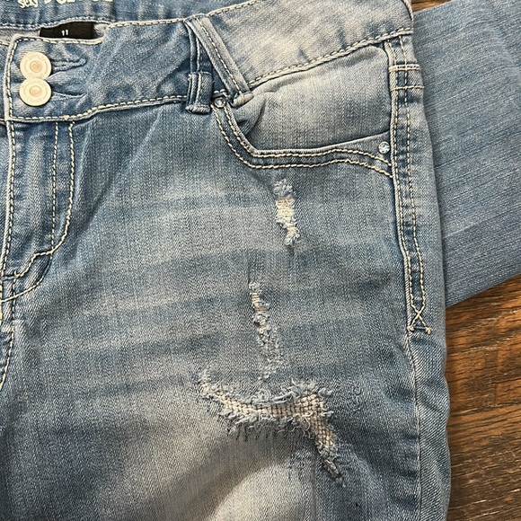 Series 31 light wash jeans with distressing. Sz 11 - Picture 6 of 6